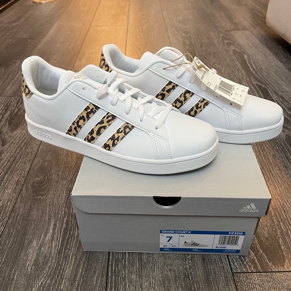 Adidas grand court shoes
